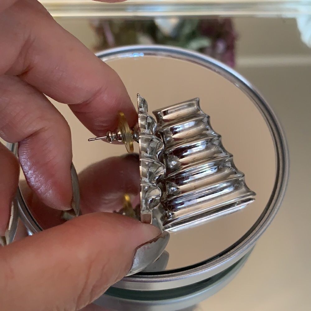 Vtg Haystack Shaped Silverpost Earrings - image 5